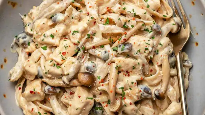 Unique mushroom chicken pasta