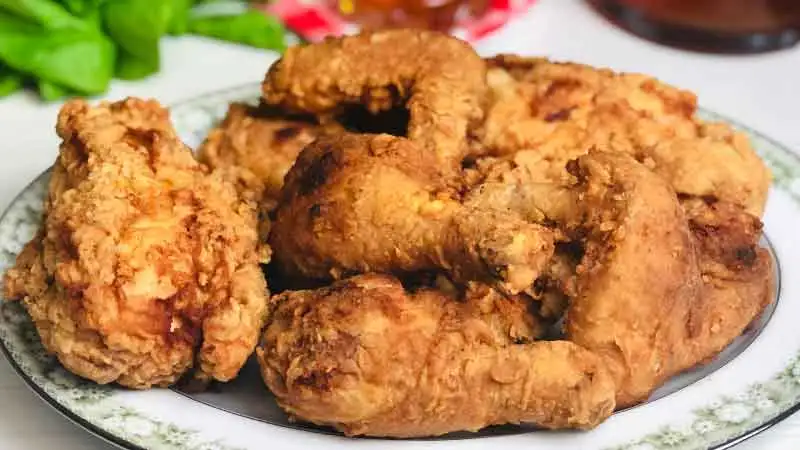 Mom's Old-Fashioned Fried Chicken Recipe
